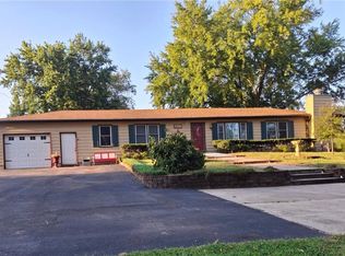 14017 Stillwell Rd, Bonner Springs, KS 66012