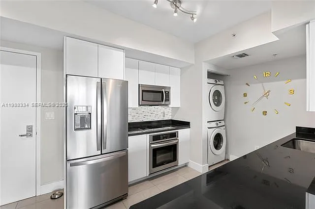 92 SW 3rd St #4702 — Photo 10