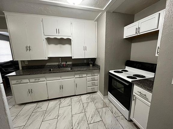 5th image of 1119 Arkansas St