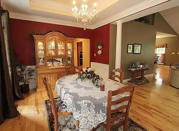 3rd image of 6290 Bridle Spur Dr