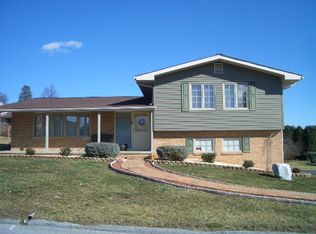 662 East Dr, Princeton, WV