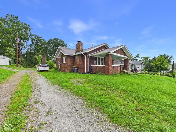 2nd image of 915 Arrow Ave