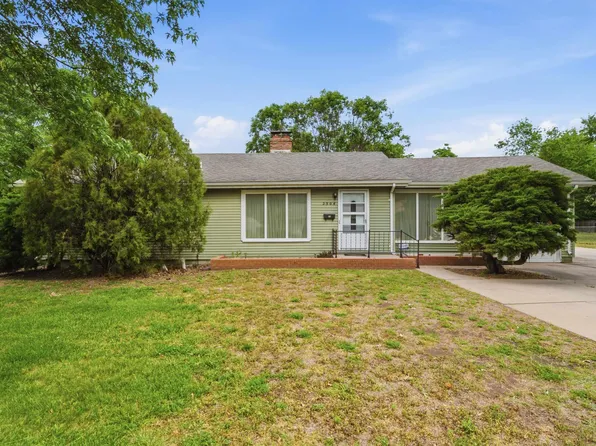 2504 E Clover Ln, Wichita, KS 67216