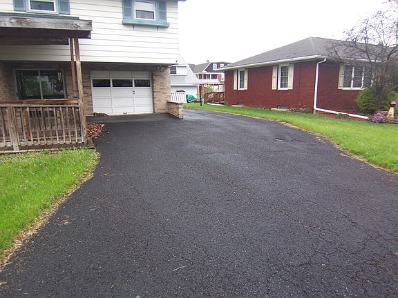 3rd image of 859 W Bald Eagle St