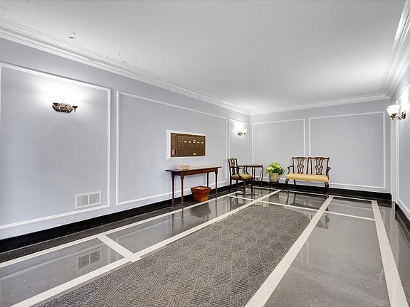 5th image of 946 Michigan Ave #3D