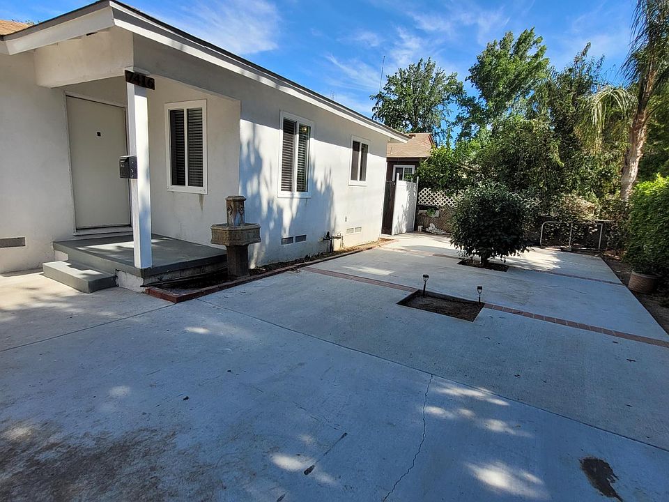1st image of 7416 Woodley Ave