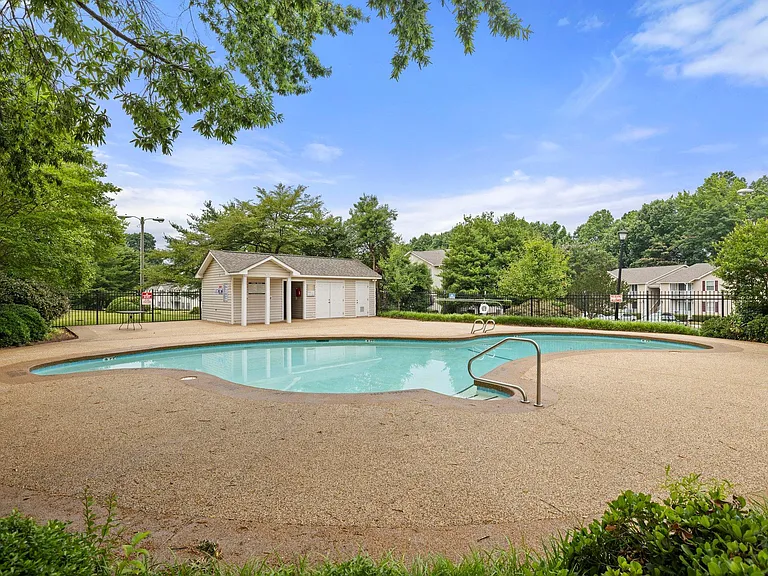 5645 Hornaday Rd #B — Photo 2