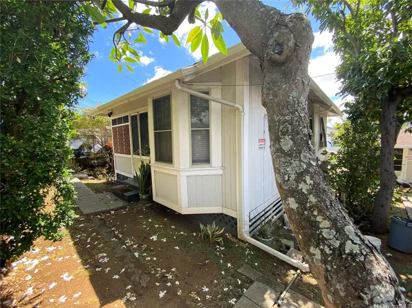 1630 Lusitana St, Honolulu, HI 96813