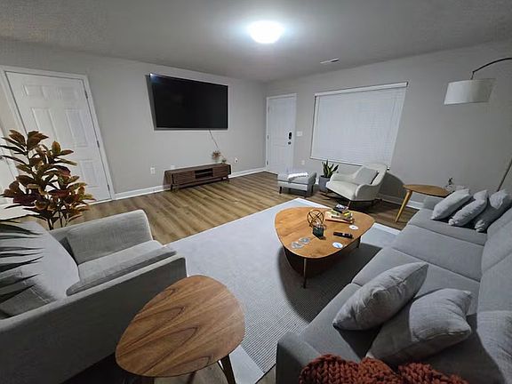 4th image of 331 S Scientific St