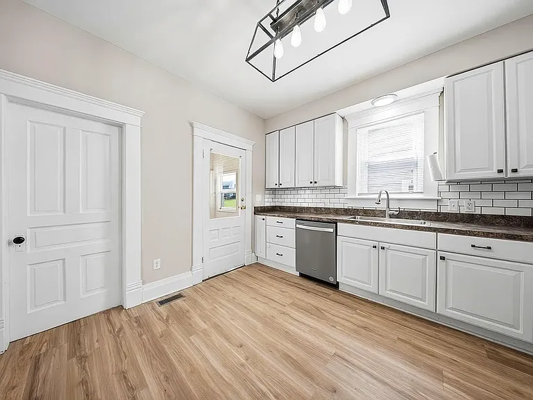 351 W William St — Photo 4