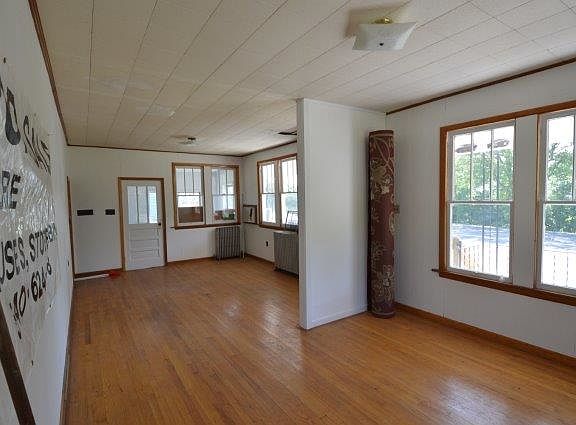4th image of 13445 Old Valley Pike