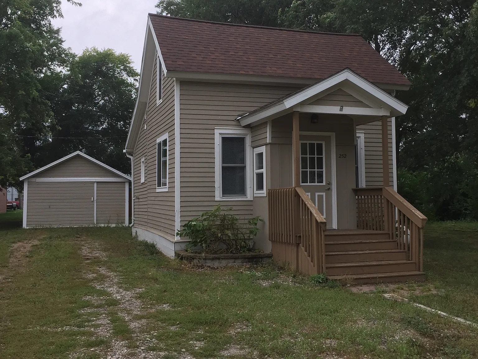 Super Cute 1 Bedroom House — Photo 1