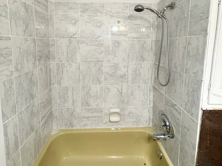 1118 Howard Ave #2 — Photo 17