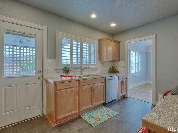 5th image of 4625 S Sheridan Ave