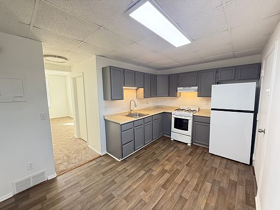 3rd image of 8 Van Buren St Unit 2