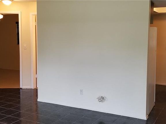5th image of 2452/2454 Central Ave
