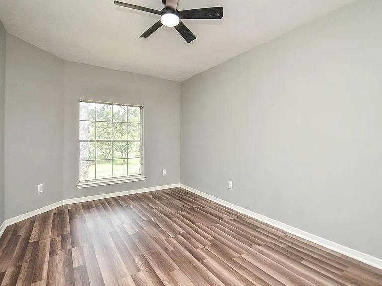9211 Abbey Chase Ln — Photo 27