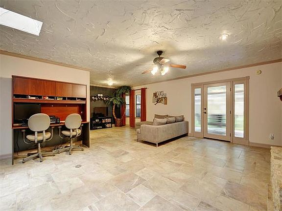 3rd image of 9518 Topridge Dr APT 20
