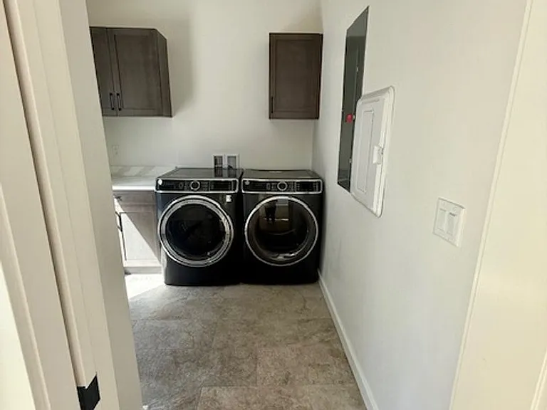 2957 S 27th Ave — Photo 22
