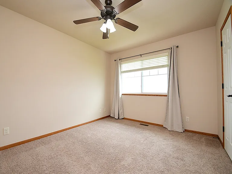 806 W Desert Vista Dr — Photo 13