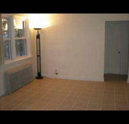 4th image of 1912 46th St