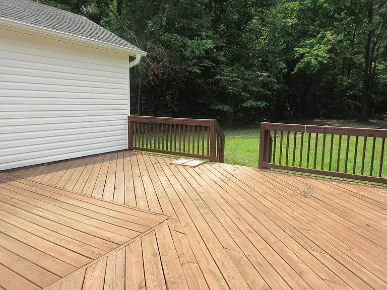 205 Shady Ct — Photo 16
