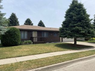 1300 Johns Dr NE, Mandan, ND 58554