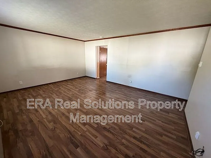 2 bed, 1.0 bath, $1,250 — Photo 3