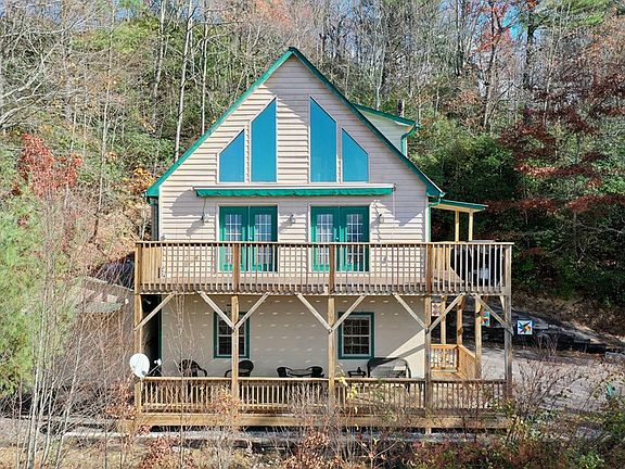 2nd image of 325 Azalea Rdg