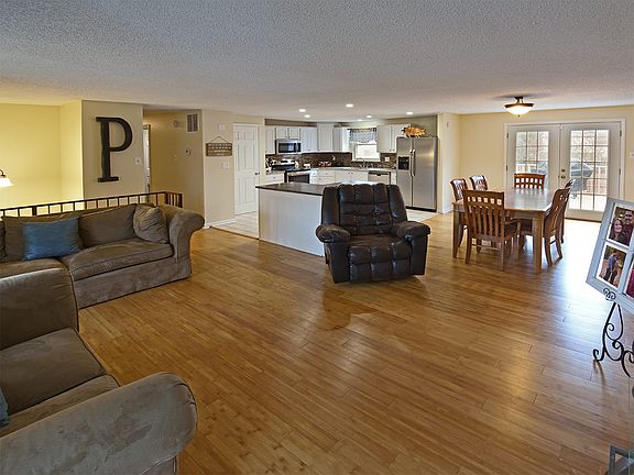 4th image of 2766 Ravenwood Dr