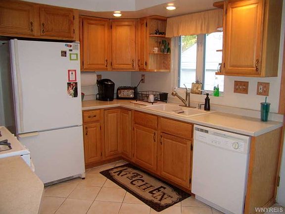 5th image of 239 Wilmington Ave