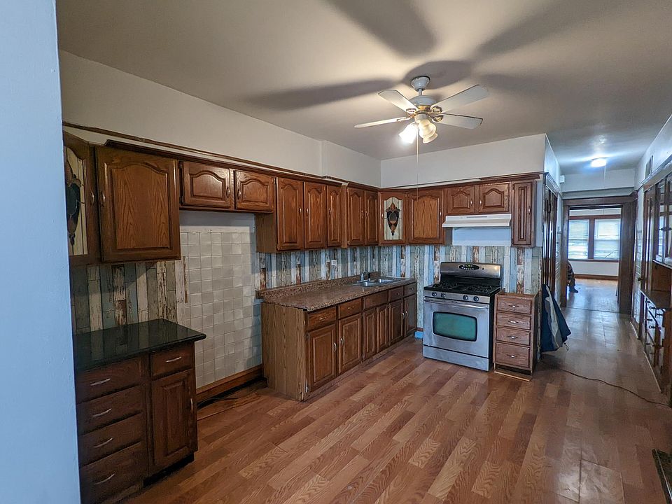 1st image of 3429 N Hamlin Ave #1
