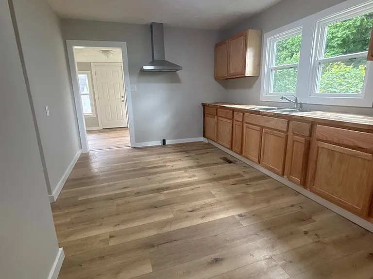 201 Arrowhead St — Photo 8