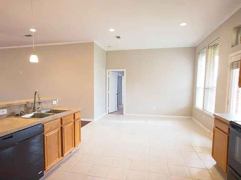 1006 Port Aransas Dr — Photo 7