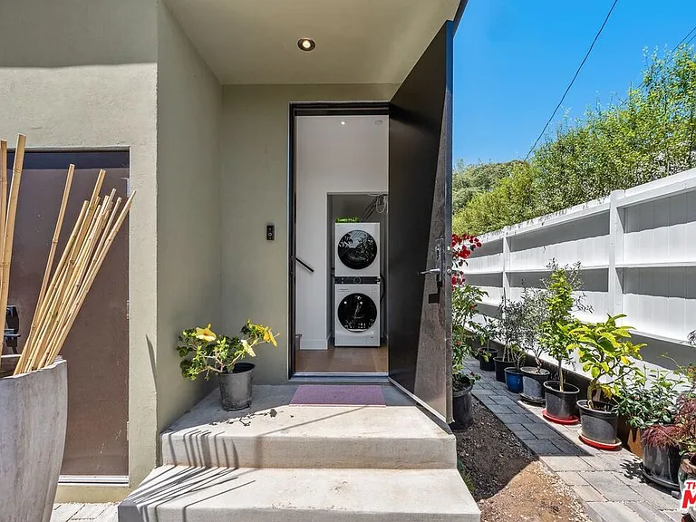 2202 Washington Ave #B — Photo 4