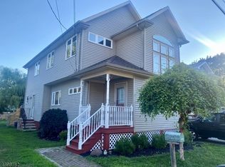11 Merrie Trl, Denville, NJ 07834