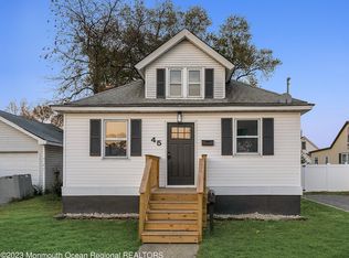 45 Navesink Ave, Middletown, NJ 07748