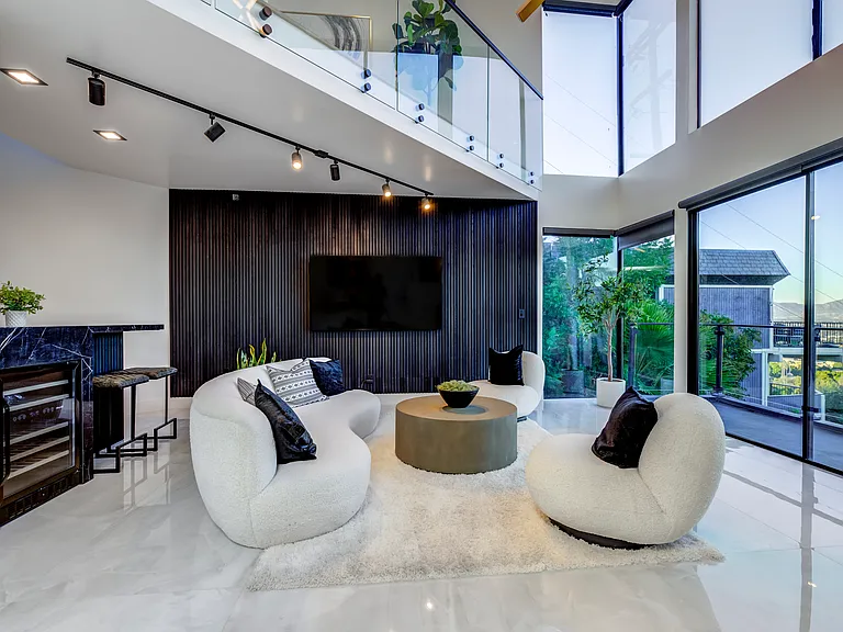 15125 Rayneta Dr — Photo 5