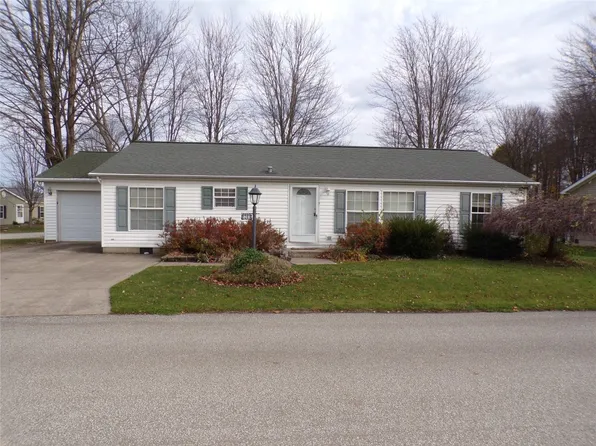 5203 Chianti Cir, Girard, PA 16417