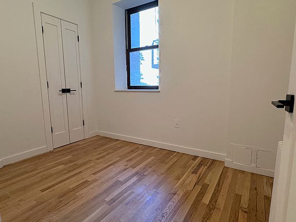 3rd image of 335 W 14th St APT 22