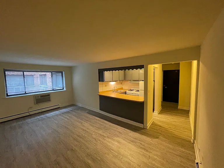 Lakeview Living! — Photo 1