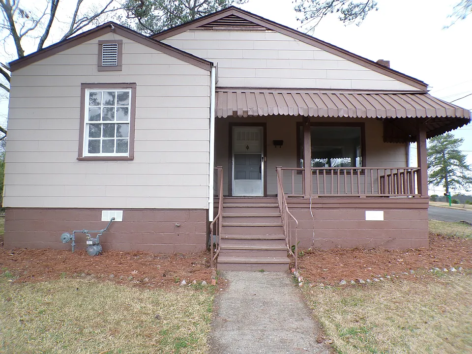 644 Beverly Dr N