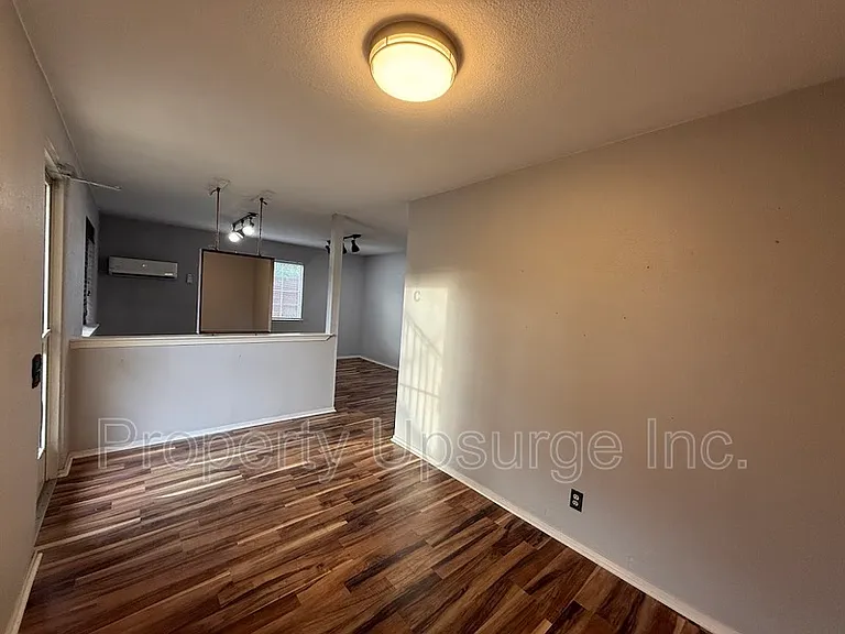 3404 Bechelli Ln #C — Photo 2