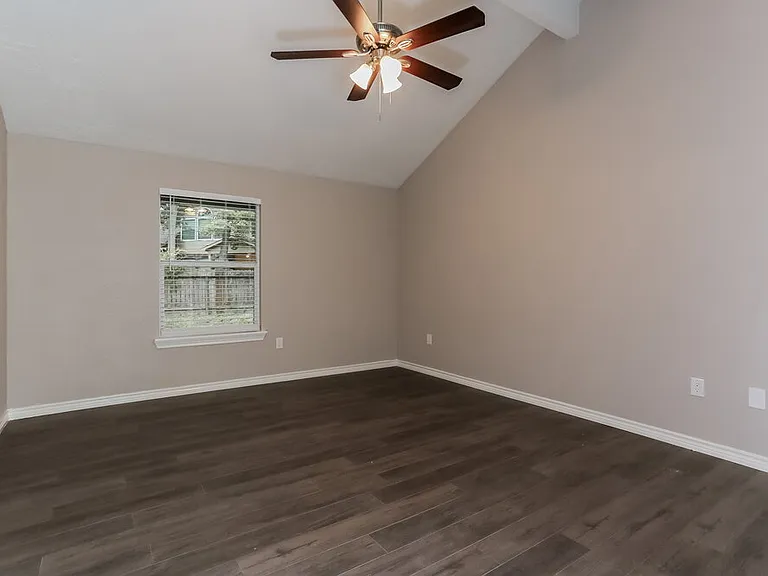 16310 Ulysses St — Photo 10