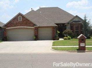 2628 SE 10th St, Moore, OK 73160