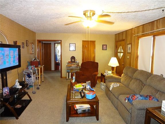 5th image of 334 N Ireland St