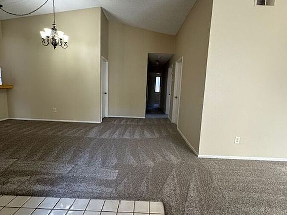 4th image of 727 Valley Crest Dr
