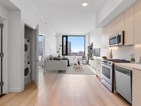 3rd image of 15310 88th Ave #704