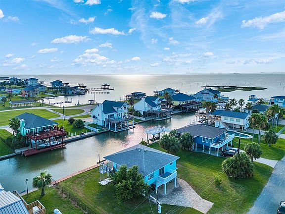 2nd image of 3813 Tradewinds Dr