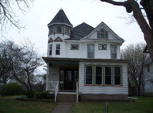 402 S Garfield Ave, Burlington, IA 52601
